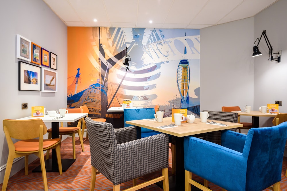 HOLIDAY INN PORTSMOUTH 63/73