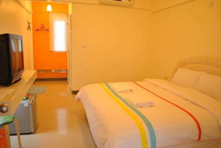 O.U.M. Hotel 14/34