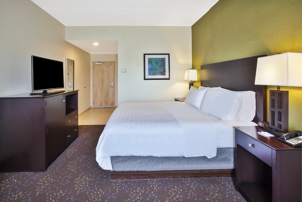 Holiday Inn Express Suites Geneva Finger Lakes 13/56
