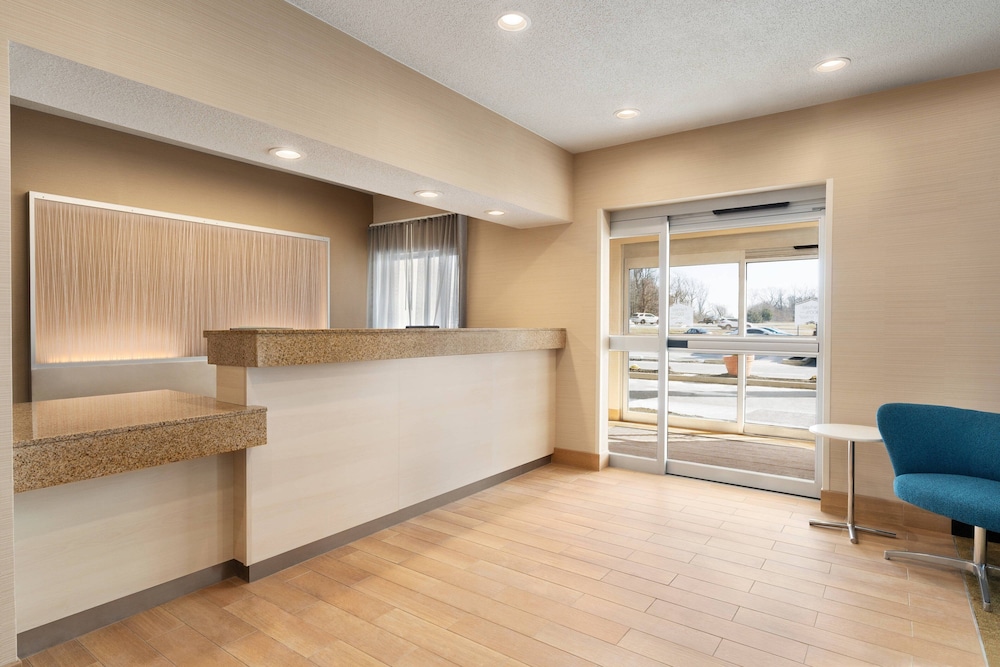 Lobby at FAIRFIELD INN BY MARRIOTT DEPTFORD, DEPTFORD - NJ