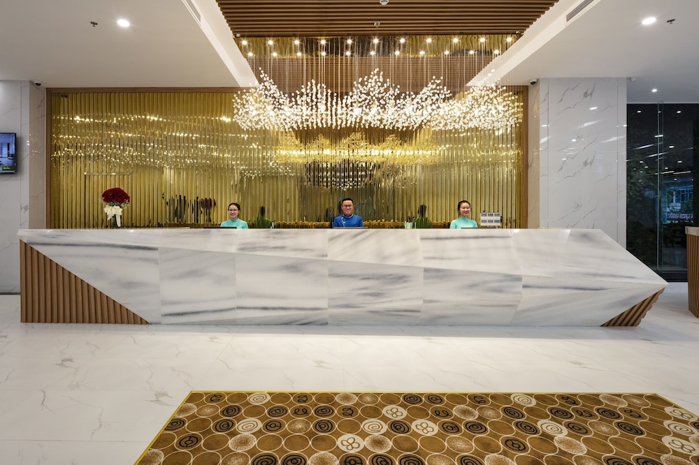 Virgo Hotel 9/79
