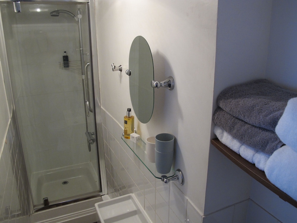 Melcombe Villa Guesthouse 23/24