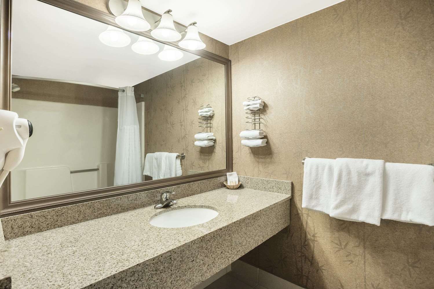 Days Inn by Wyndham Westminster, MD 39/42