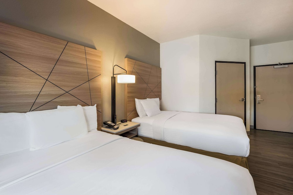 غرفة قياسية بسريرين مزدوجين، Quality Inn Yuba City/Marysville, CA 2/7