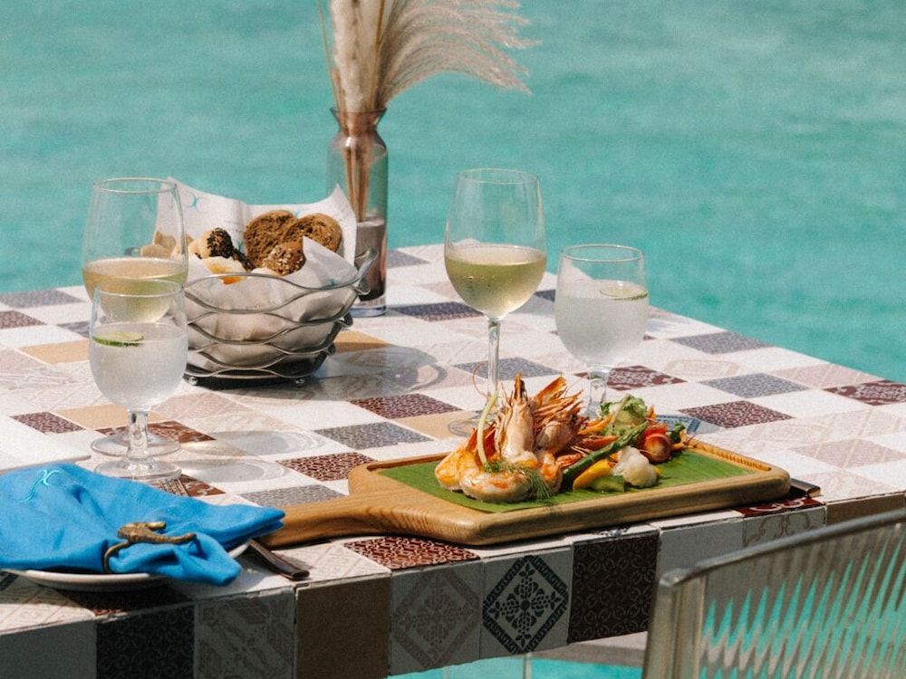 Cocoon Maldives 197/204