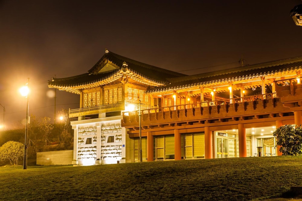 Youngsanjae Hanok Hotel 4/44