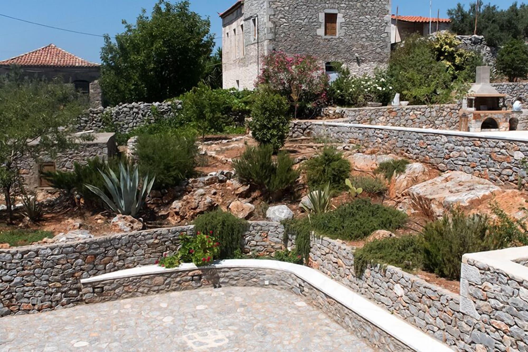 Petritis Guest House 24/28