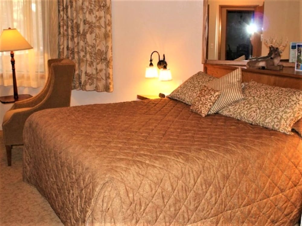 Getaways at Snow Lake Lodge 14/50