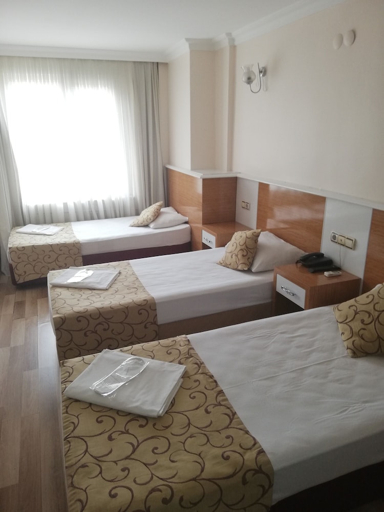 Lal Hotel 19/35