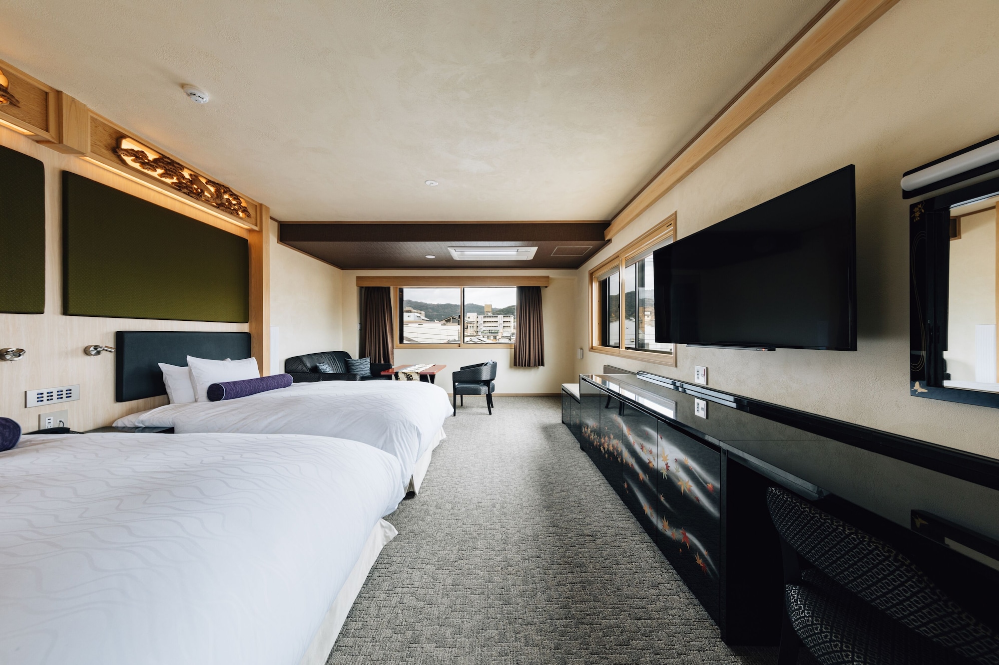 PREMIUM, TWIN BEDS, CITY VIEW, CORNER