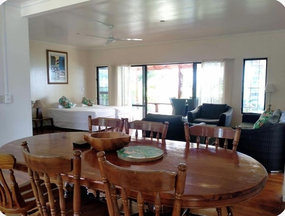 Raina Beach Apartments 55/71