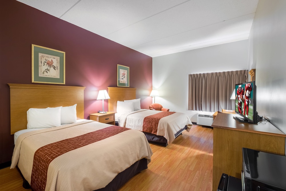 Red Roof Inn Hendersonville 11/32