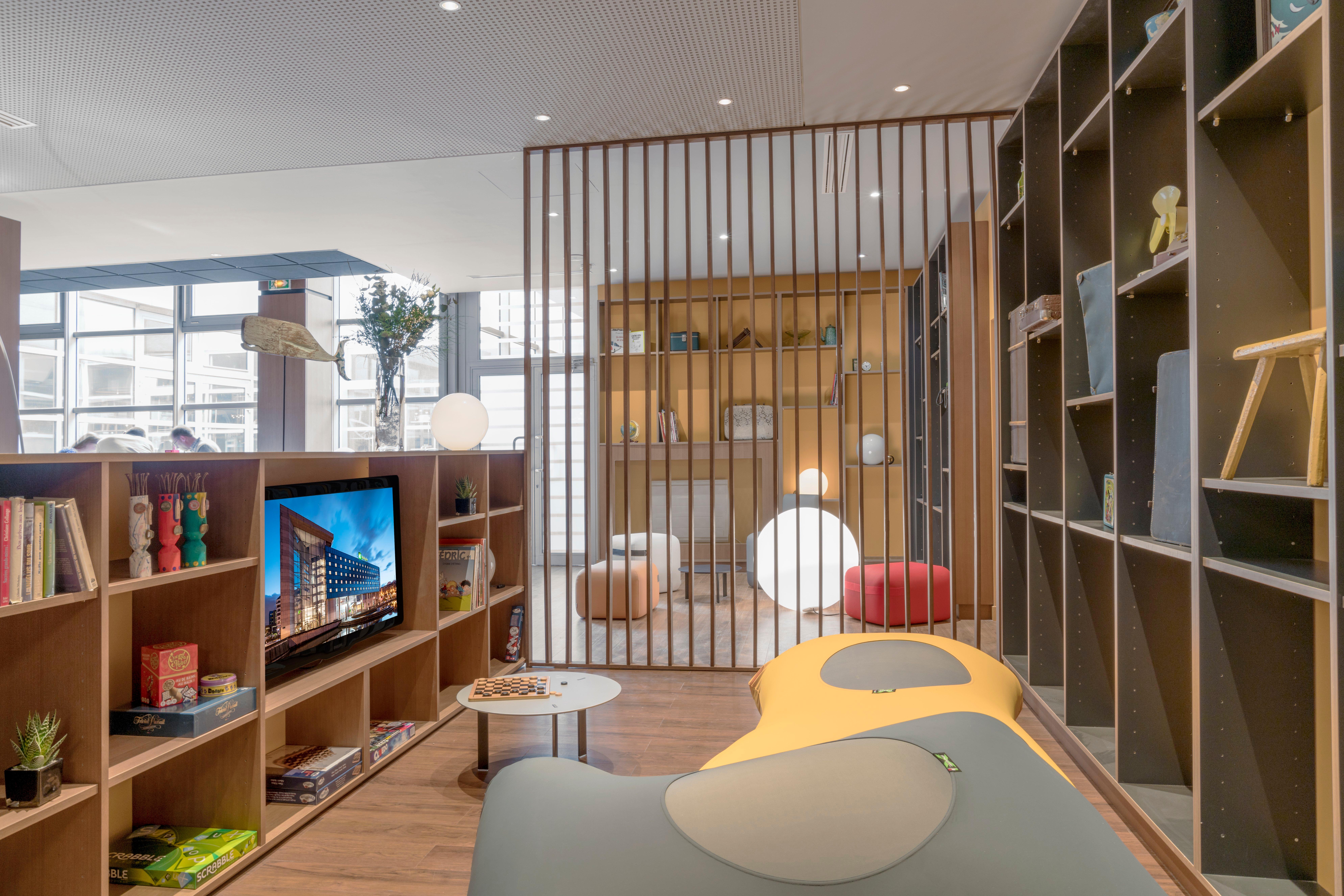 HOLIDAY INN PARIS MARNE LA VALLEE 27/50