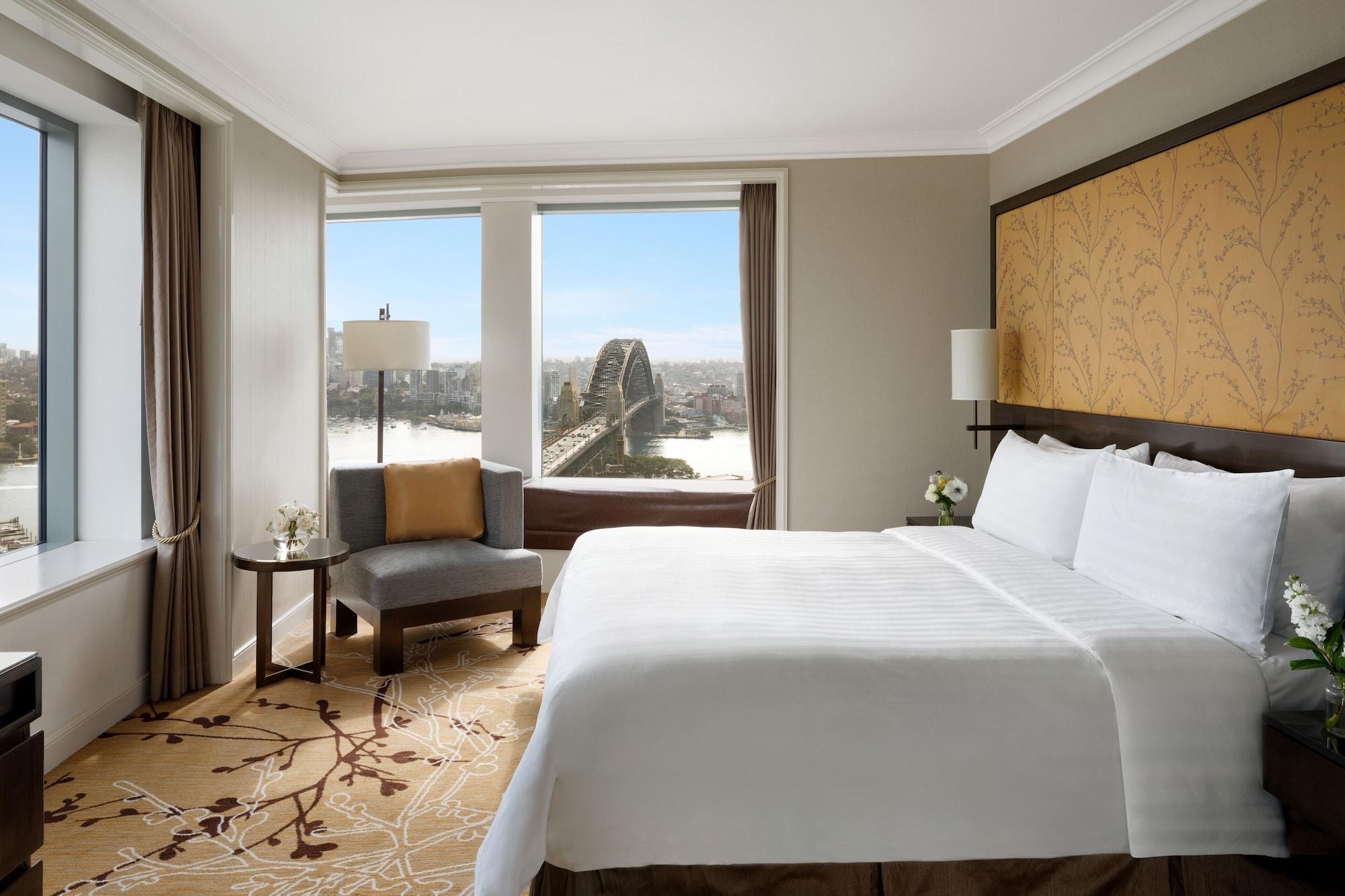 Executive, Suite, King Bed, Sydney Harbor, Club Lounge Access, High Floor