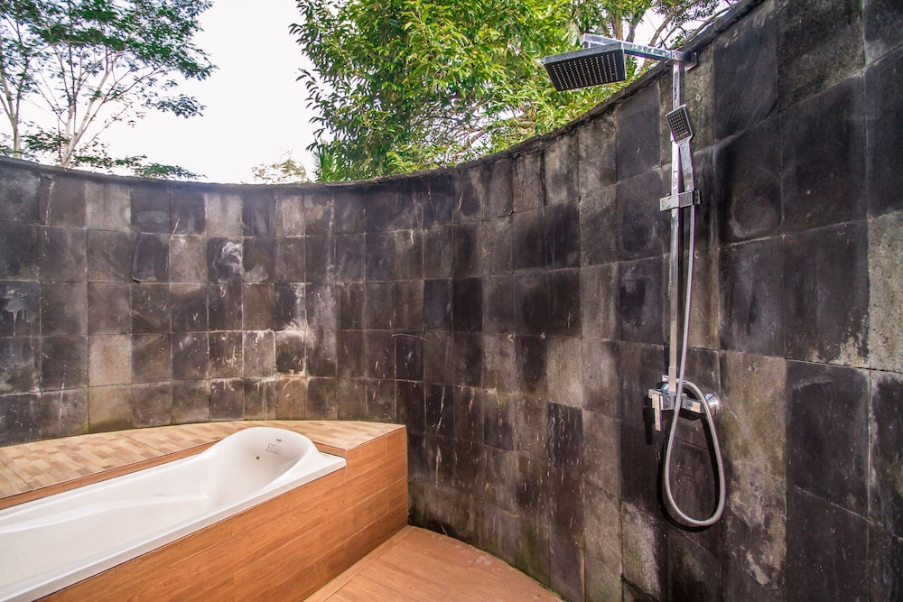 Puri Saron Madangan Hotel 29/50