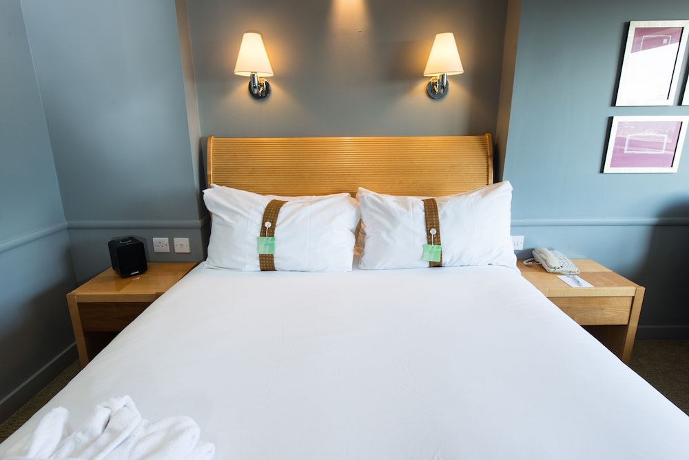 HOLIDAY INN EDINBURGH 13/80