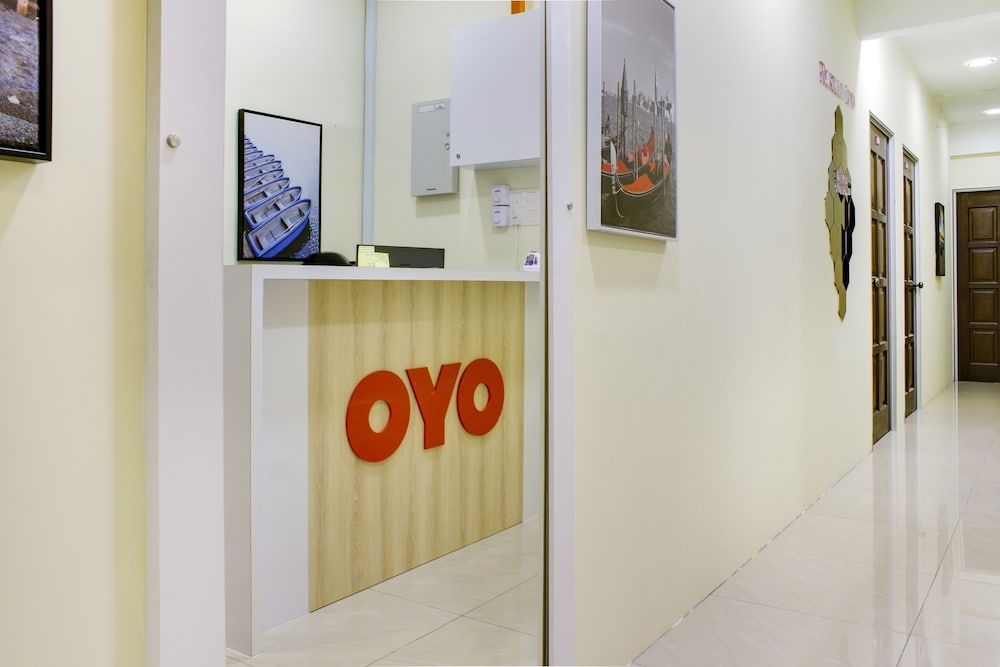 OYO 90090 Roselyn Inn 2 9/27