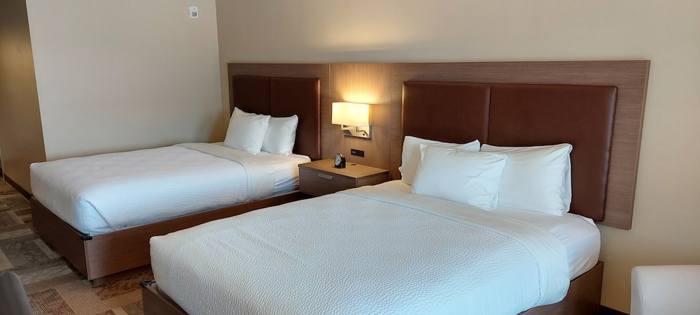 Belfast Harbor Inn 13/64