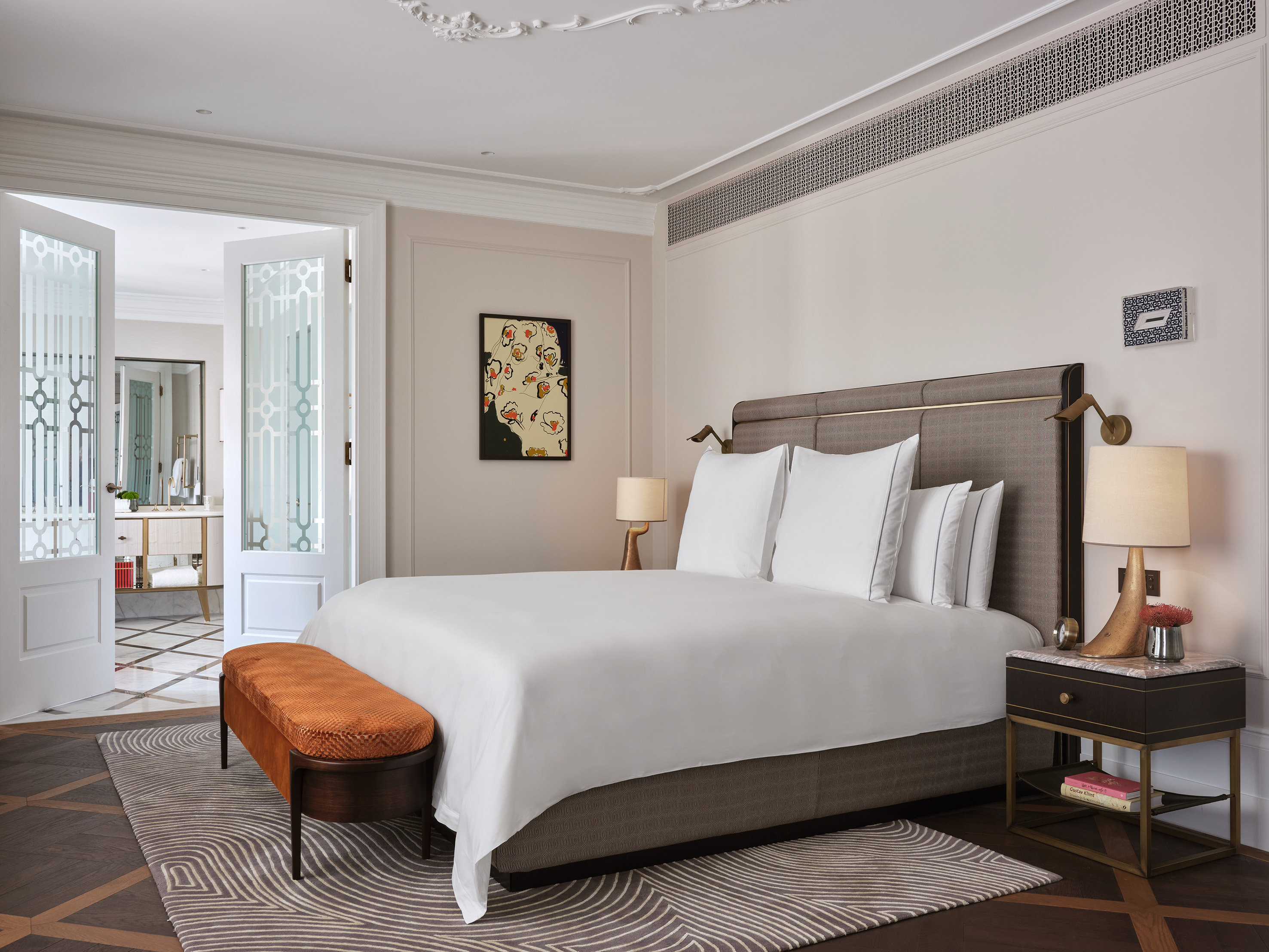 Rosewood Vienna 16/50