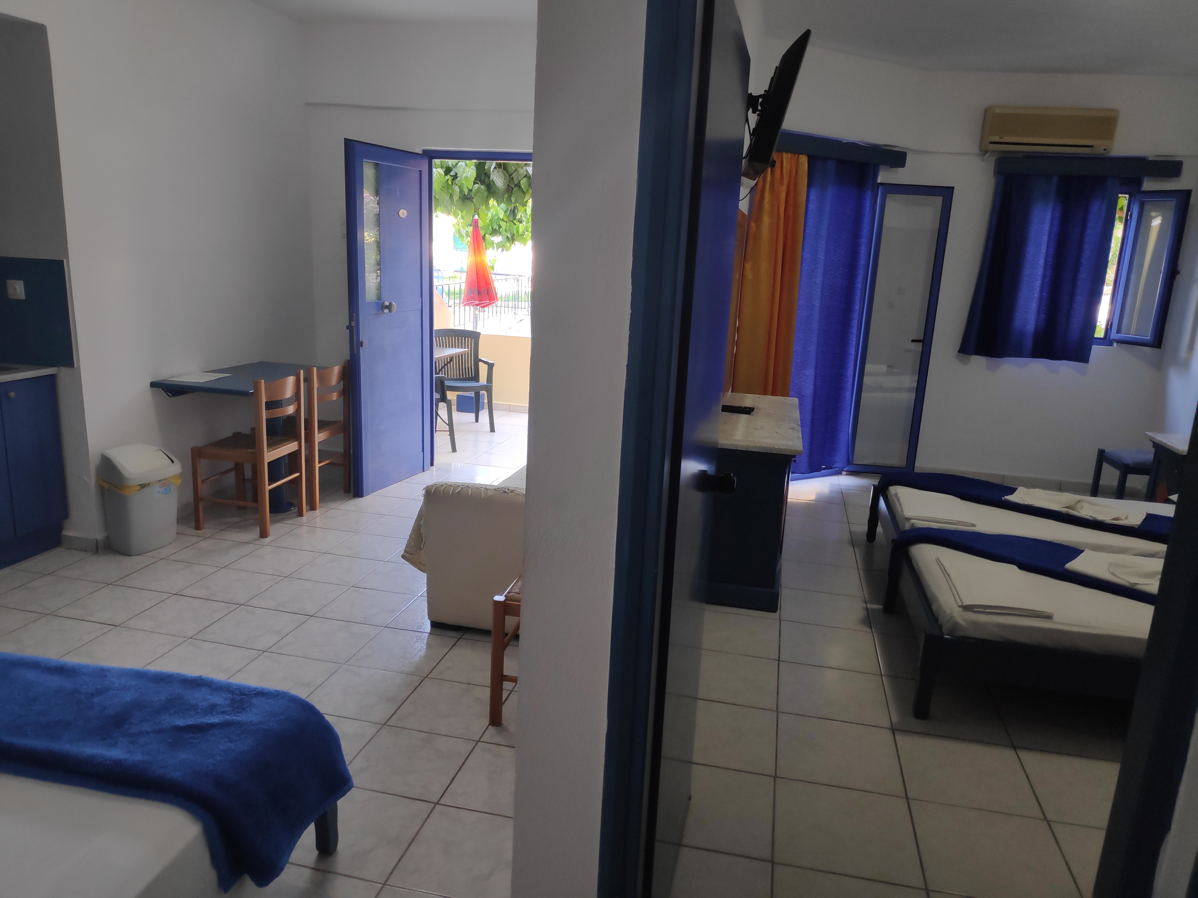 Leonidas Apartments 22/47