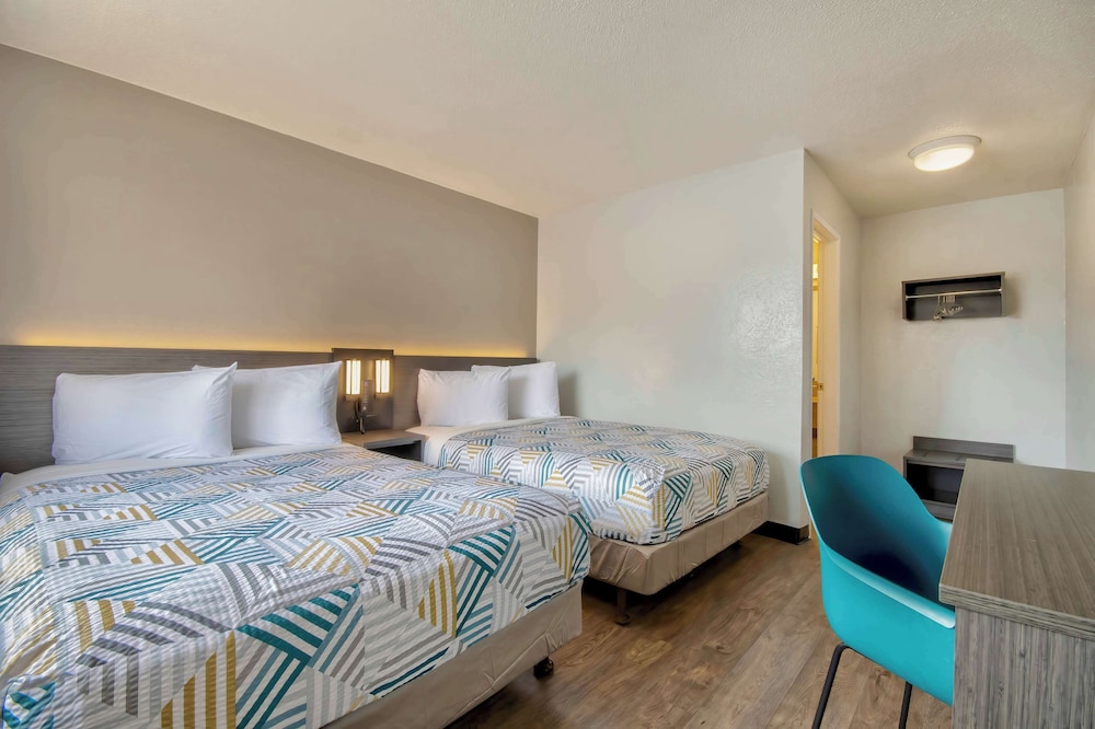 Motel6 Santa Fe, NM 12/43
