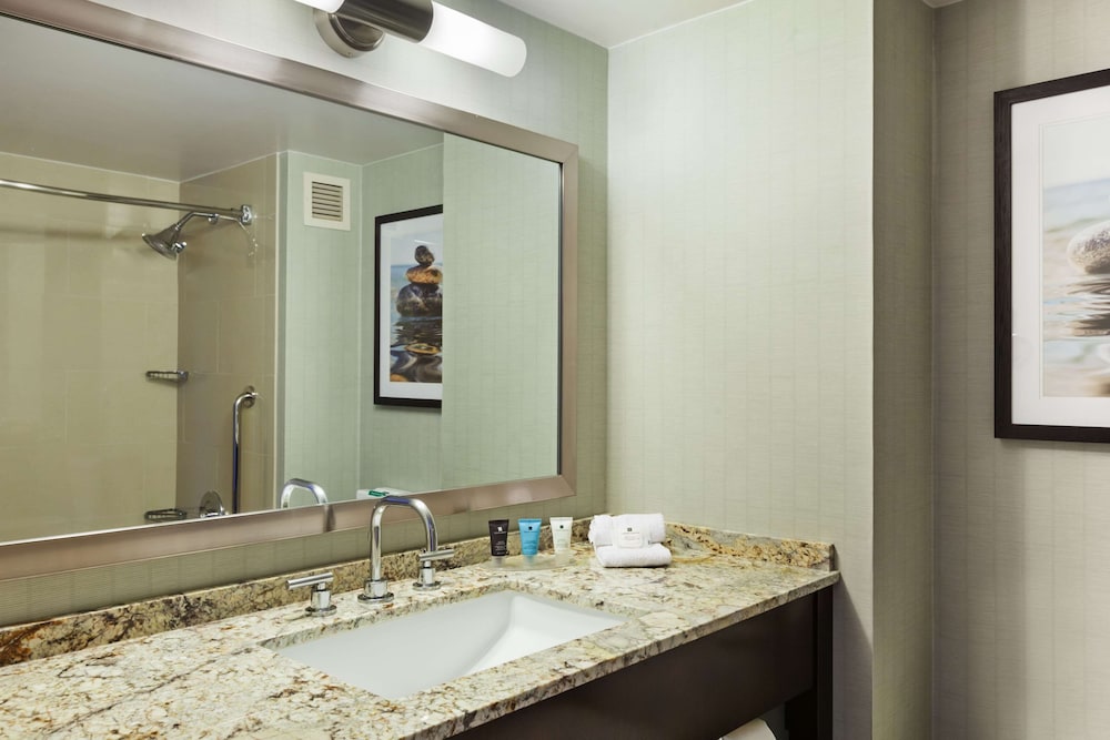 Sonesta Redondo Beach Marina 25/39