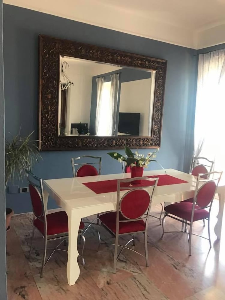 Villa Delle Rondini 28/50