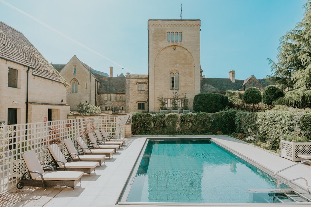 Ellenborough Park Hotel 68/75