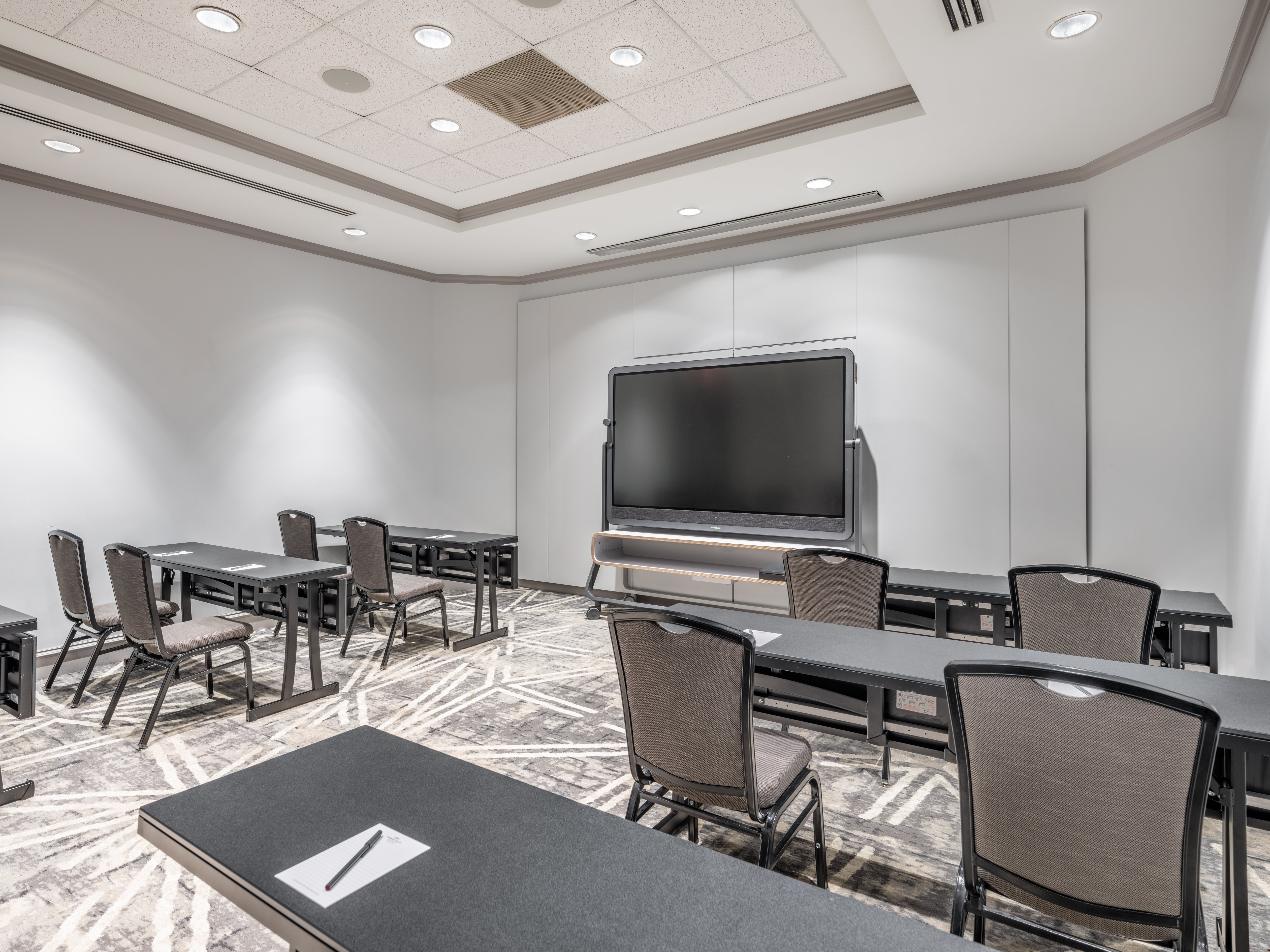 Crowne Plaza College Park Washington DC 67/79