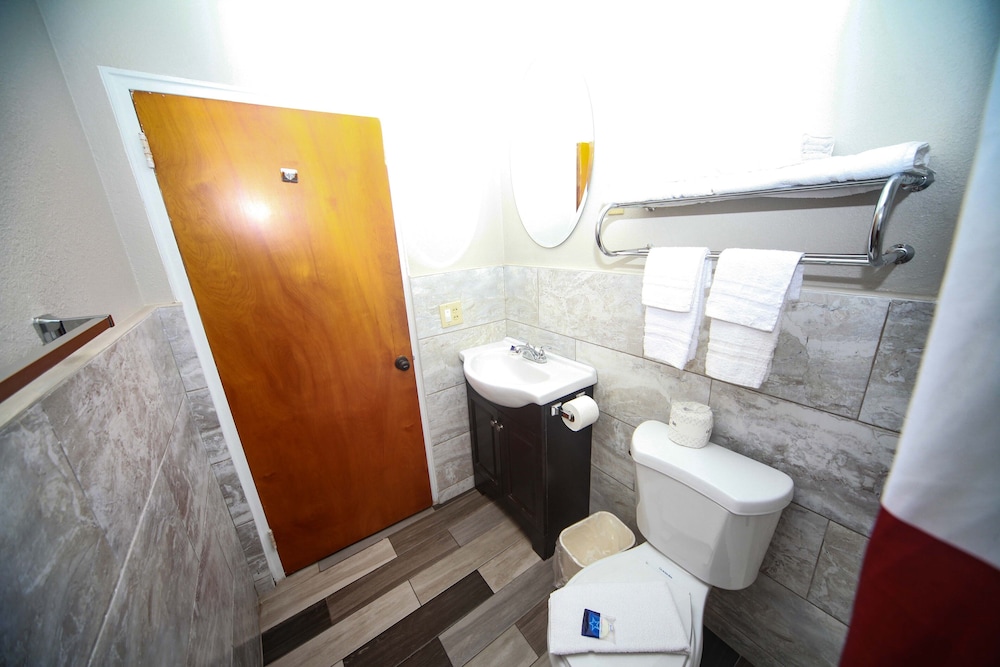 Relax Inn Bradford 11/25
