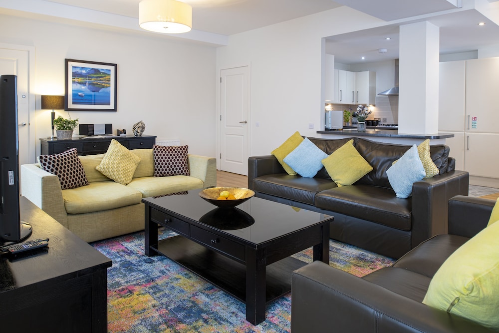 Inverness City Suites 23/50