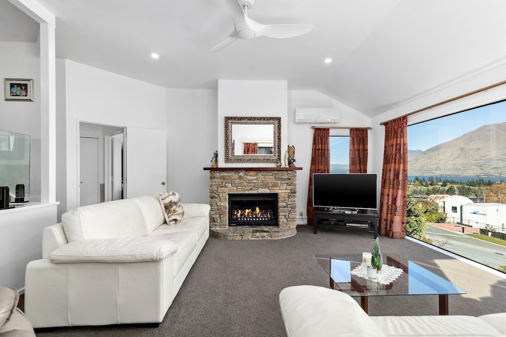 Balmoral Lodge 35/65