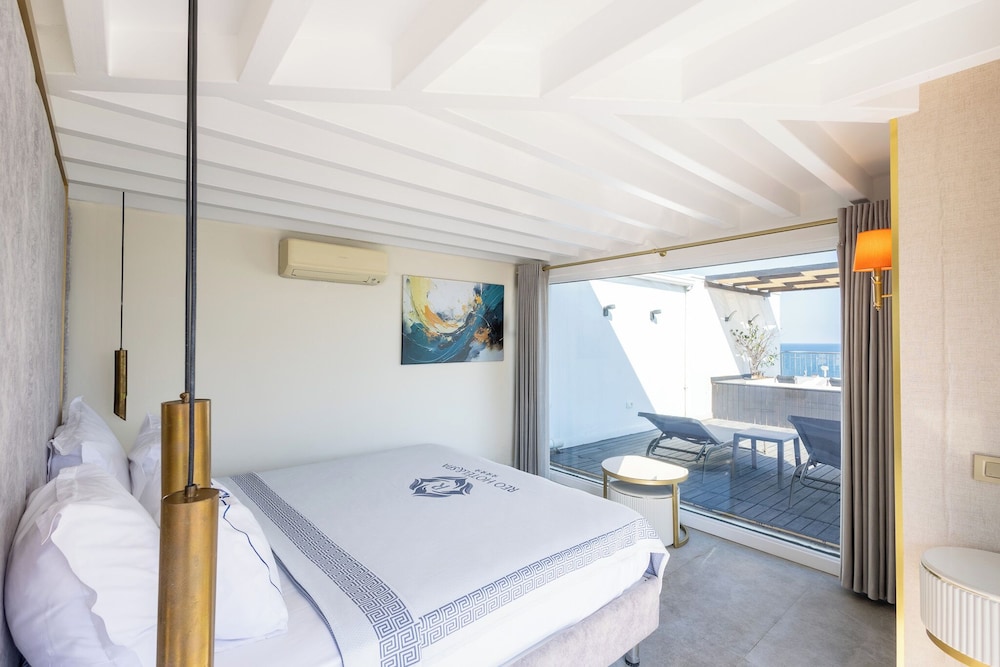 Mediterranean, Suite, Queen Bed, Panoramic Terrace