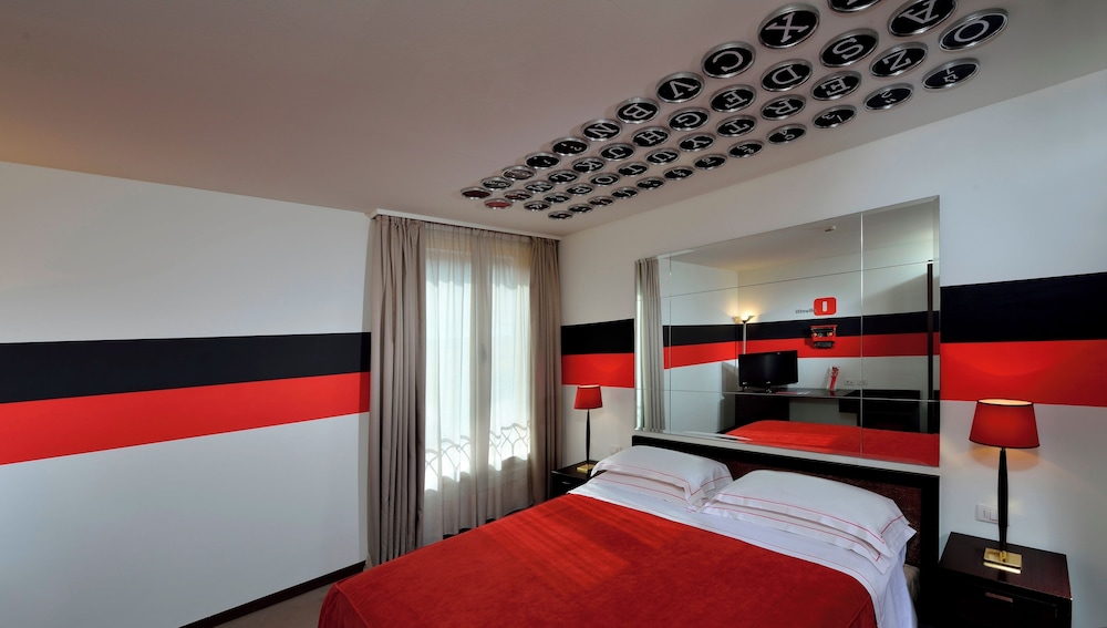Phi Hotel Bologna 18/71