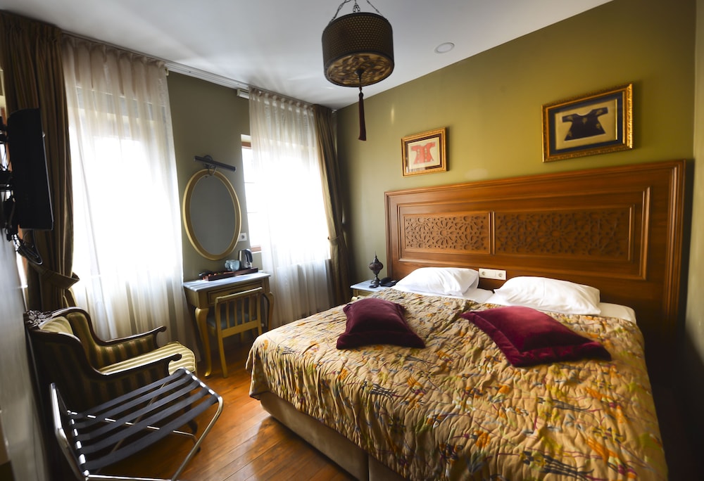 MERIAL HOTEL 9/43