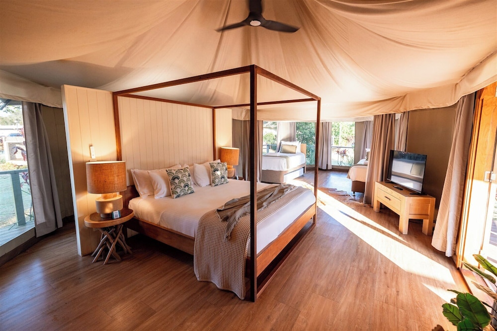 SAFARI, FAMILY, TENT