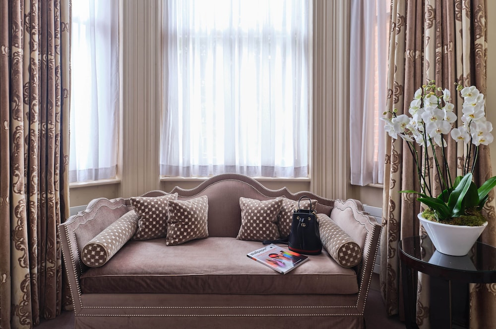 The Apartments by The Sloane Club 24/45