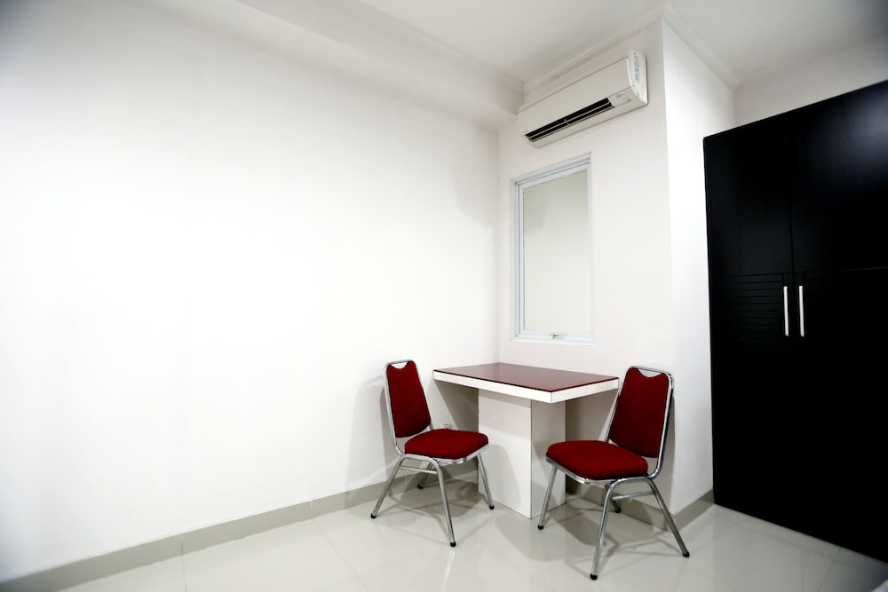 Reddoorz Plus At Guntur Raya Setiabudi 21/22