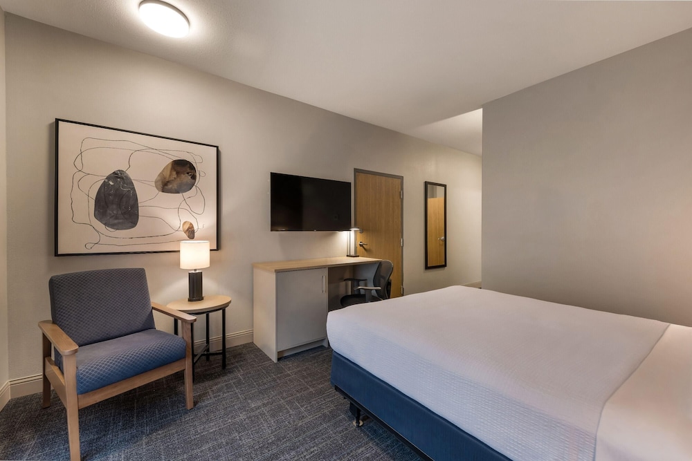 Room, Queen Bed, Accessible
