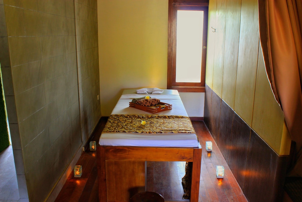 The Batu Hotel & Villas 30/50