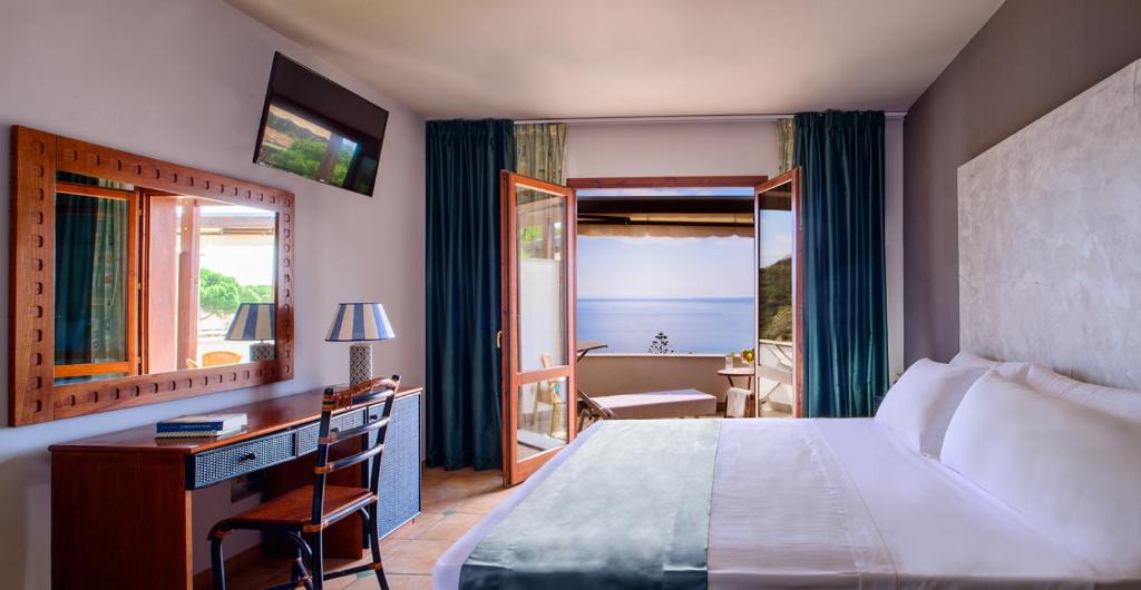 Room, Double Bed, Sea View, Balcony 4/4