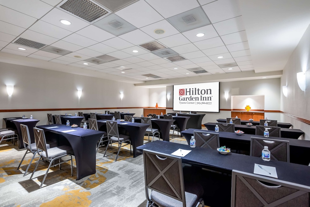 Hilton Garden Inn Tysons Corner 38/48