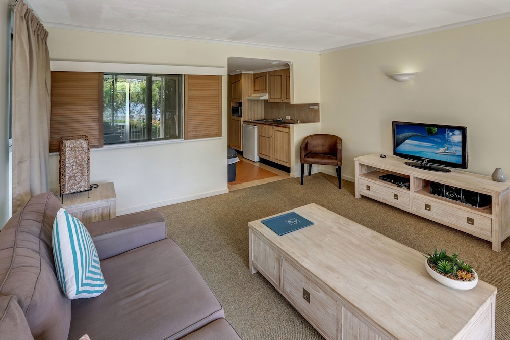 On the Beach Holiday Apartments 42/68