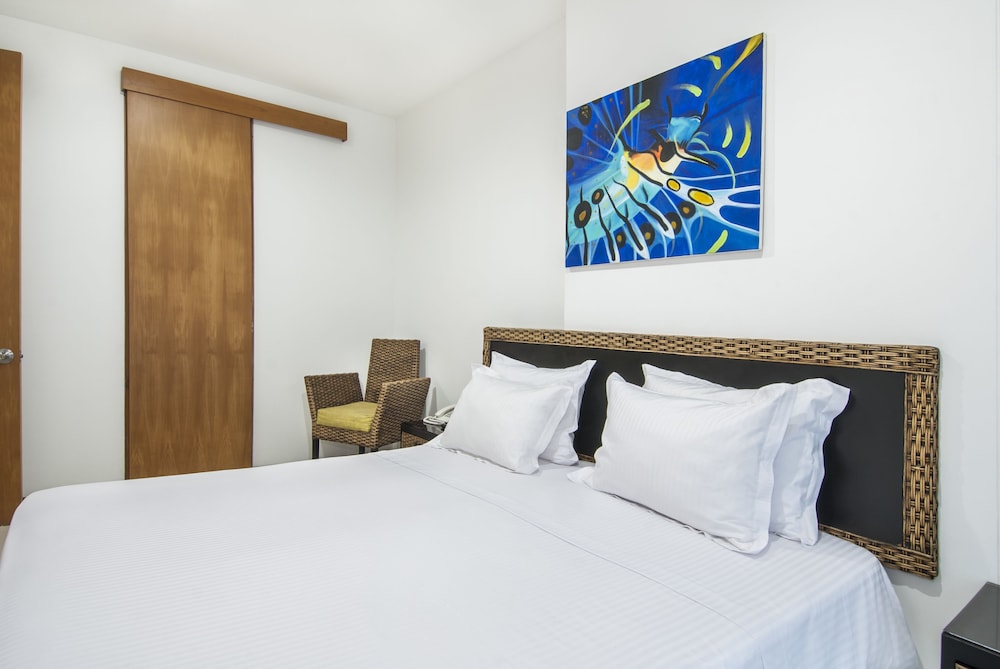 Travelers Suites Orange Cartagena 13/38