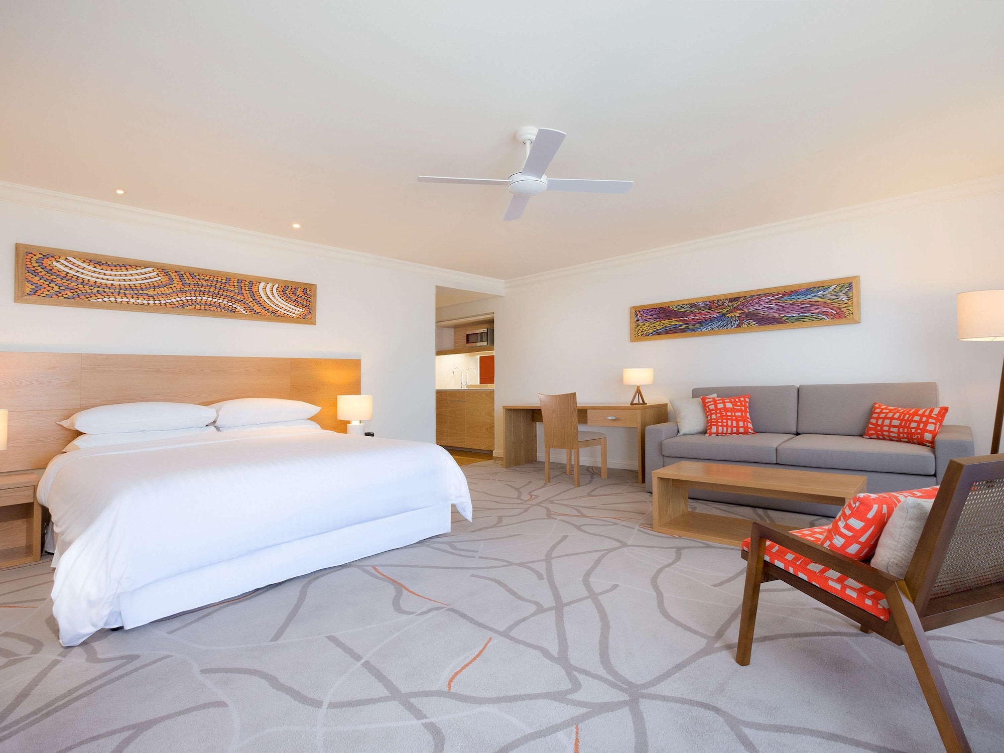 JUNIOR SUITE, KING BED, PANORAMIC RIVER VIEW