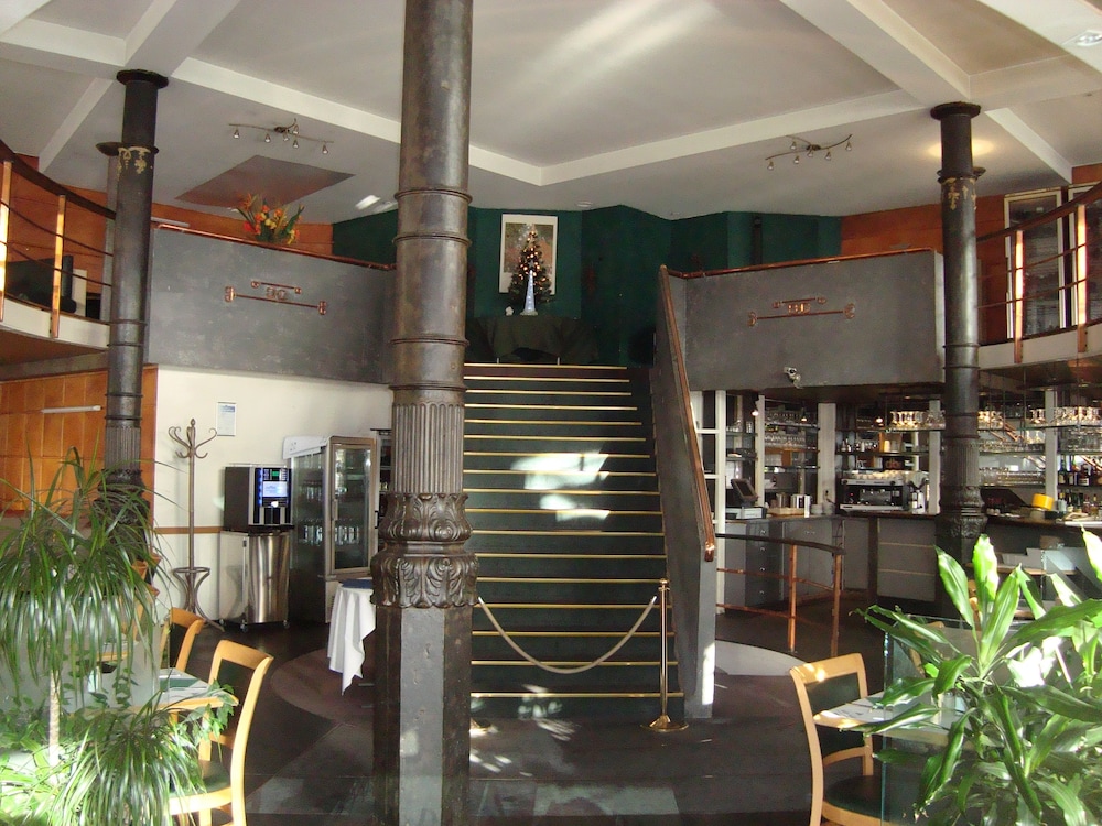 restaurant-cafeteria