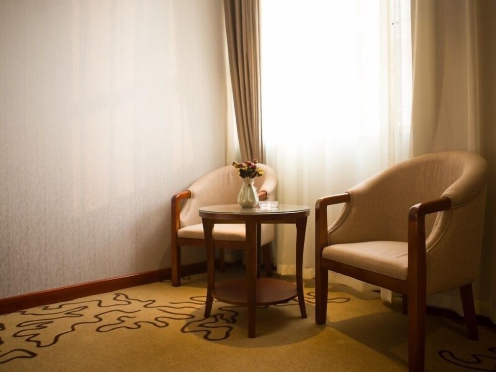 GreenTree Eastern Handan Daming Town Bus Station Hotel 28/33