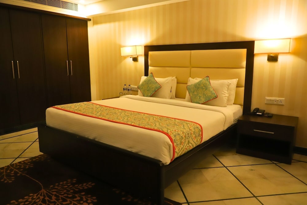 Hotel Natraj 10/35
