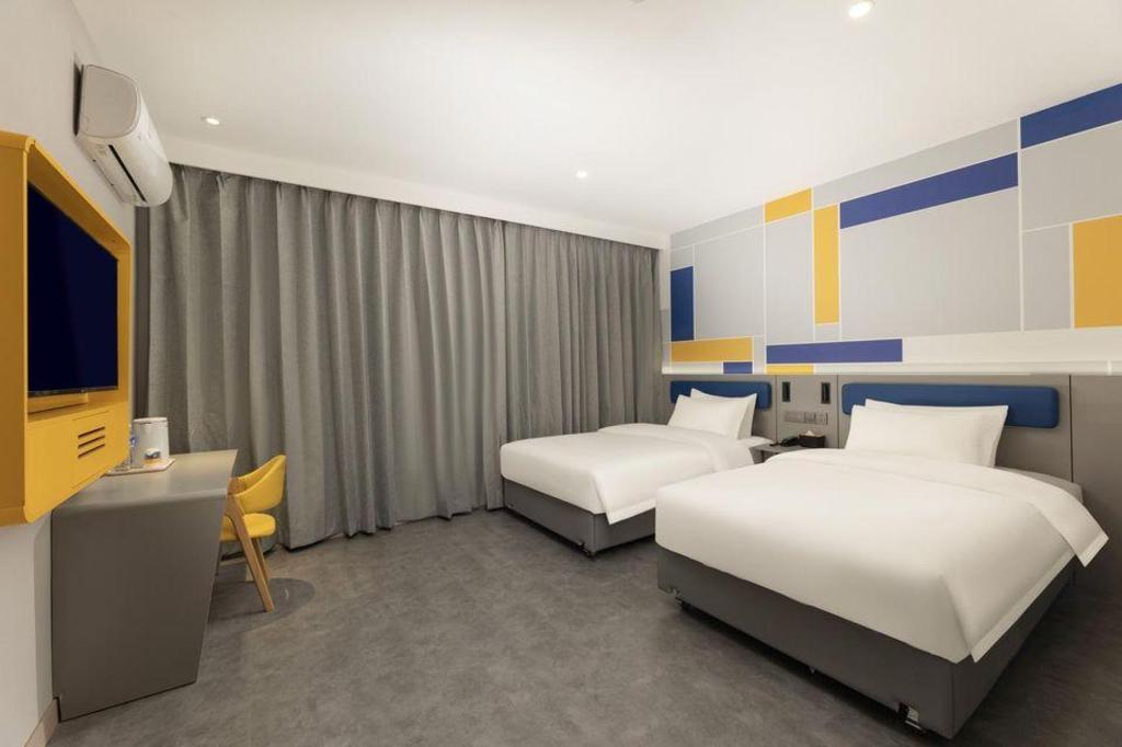 7 Days Inn (Suzhou Amusement Land Xinqu Commercial Street) 32/53
