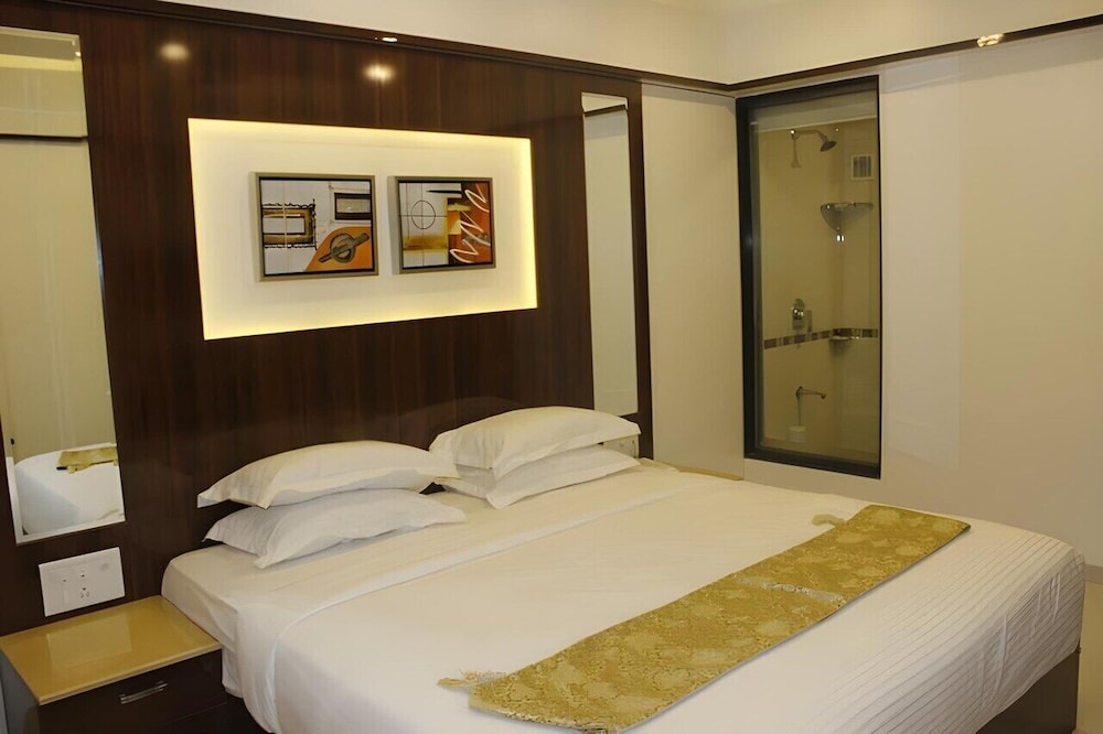 The Grand Tulip, Swargate 11/30